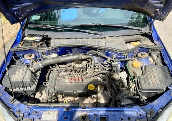 Opel Corsa cena 8250 przebieg: 204730, rok produkcji 2005 z Starachowice małe 121